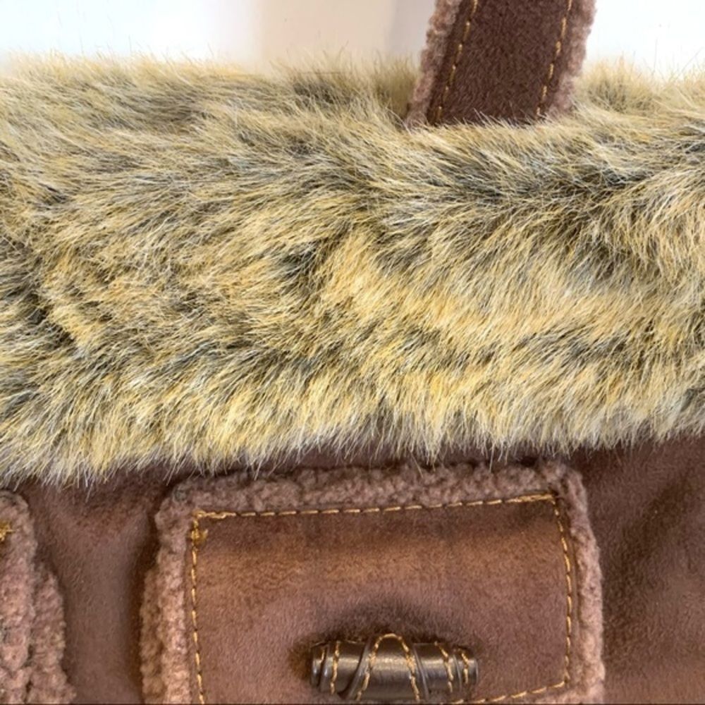 Bath & Bodywork’s Brown Faux‎ Fur Purse - Picture 4 of 15